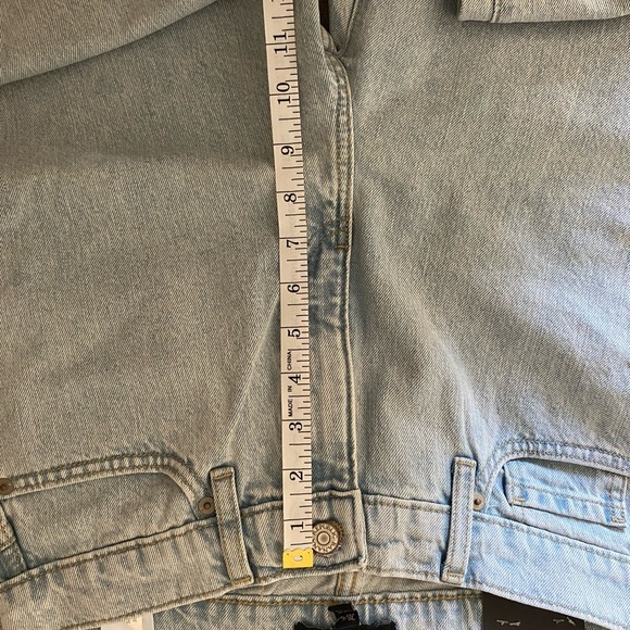 Banana Republic curvy straight light wash jeans - Picture 4 of 8